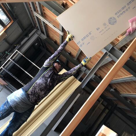 6D120995-D3DC-4D77-885A-C913962C0D9E-L0-001