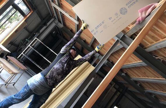 荷揚げのことならフェニックス！！