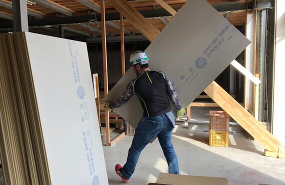 福山市で荷揚げのことならフェニックス！！