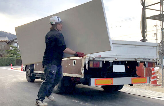 荷揚げのご依頼はフェニックスへ！！